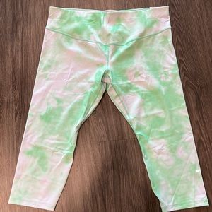 NWT Nike Crop leggings